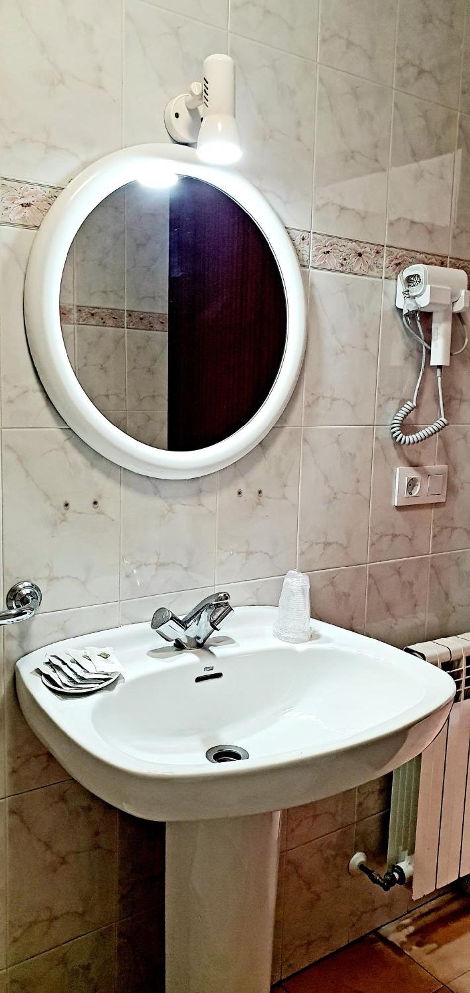 Готель Sidreria La Casa Abajo Ла-Франка Екстер'єр фото
